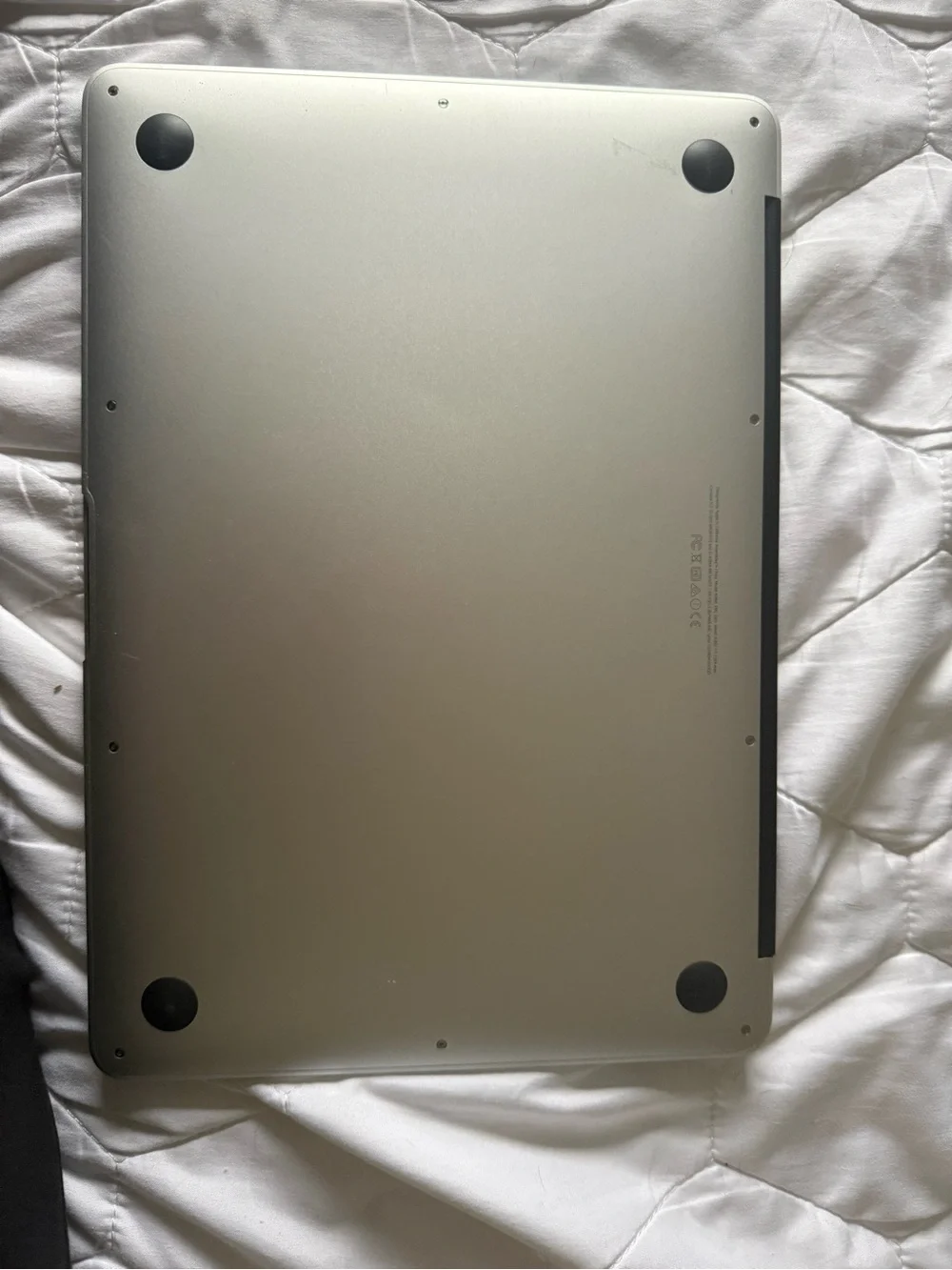 Apple MacBook AIR MAC OS MONTEREY